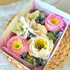 Зефир в коробке «Пион и ранункулюсы» / 23*16 см