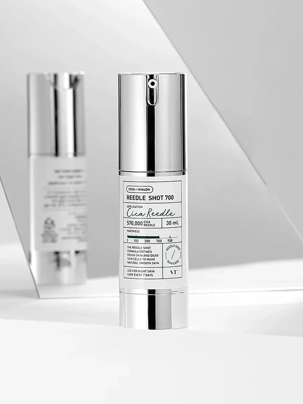 VT Cosmetics Ночная бустер-сыворотка с микроиглами Cica Reedle Shot 700 30 мл