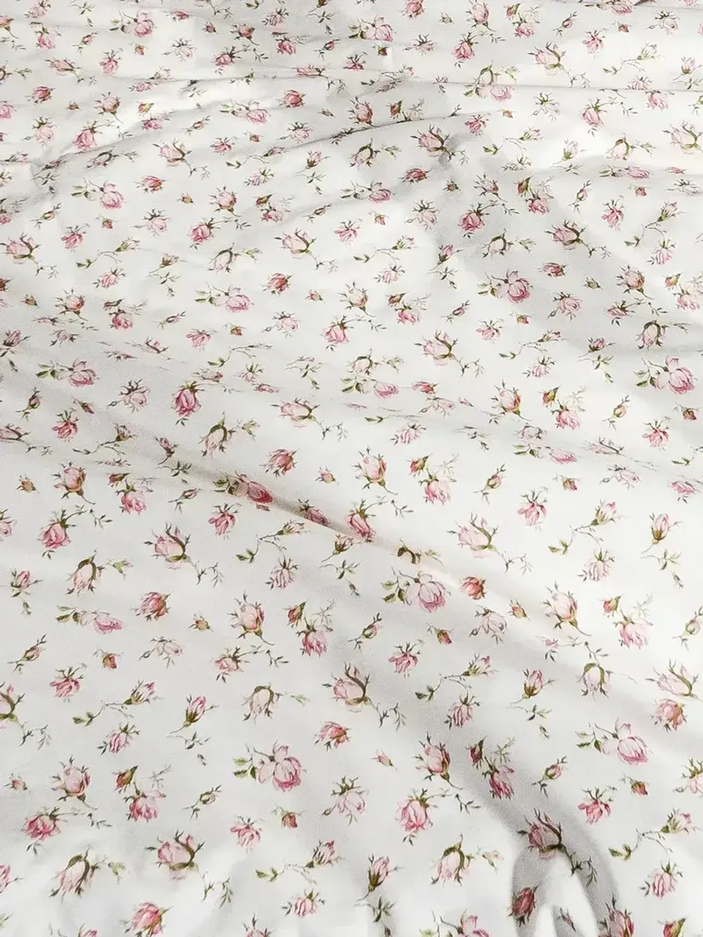 Декоративная наволочка с рюшами, оборками "Розовые бутоны" 50х70 см, 1 шт, без молнии