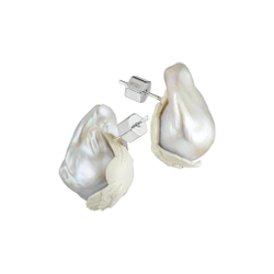 Серьги-пуссеты с жемчужиной