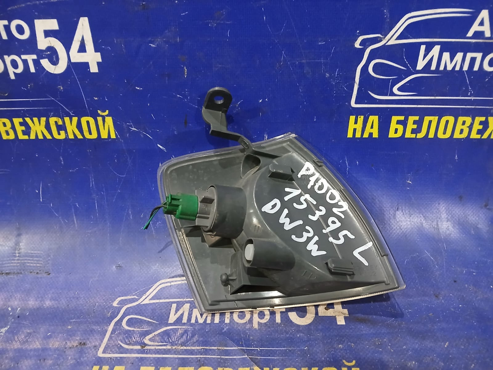 Габарит левый MAZDA DEMIO 1999-2002