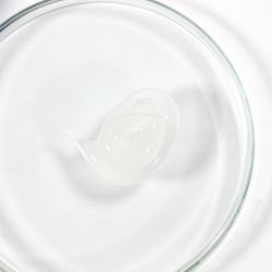 AMENITY SF CO2 ОЧИЩАЮЩИЙ ГЕЛЬ  С ОМОЛАЖИВАЮЩИМИ ПЕПТИДАМИ Sf Co2 Cleansing Gel 150 гр