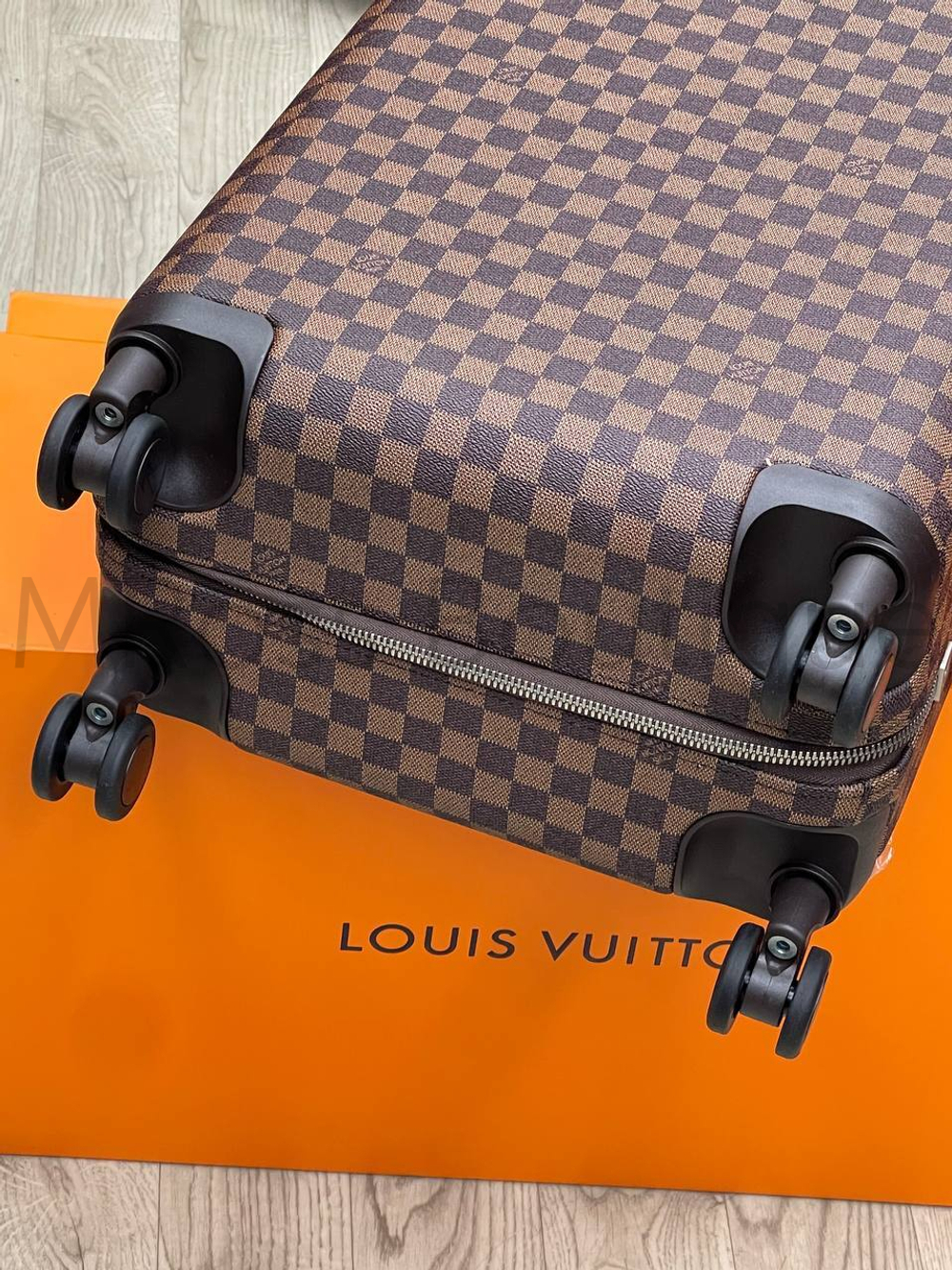 Чемодан Louis Vuitton Horizon 55 Damier Ebene