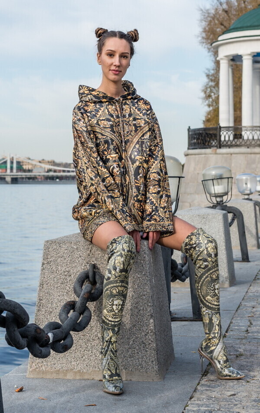 Худи "Негроли", по мотивам чеканных доспехов 16-го века мастера оружейного дела миланца Филиппо Негроли