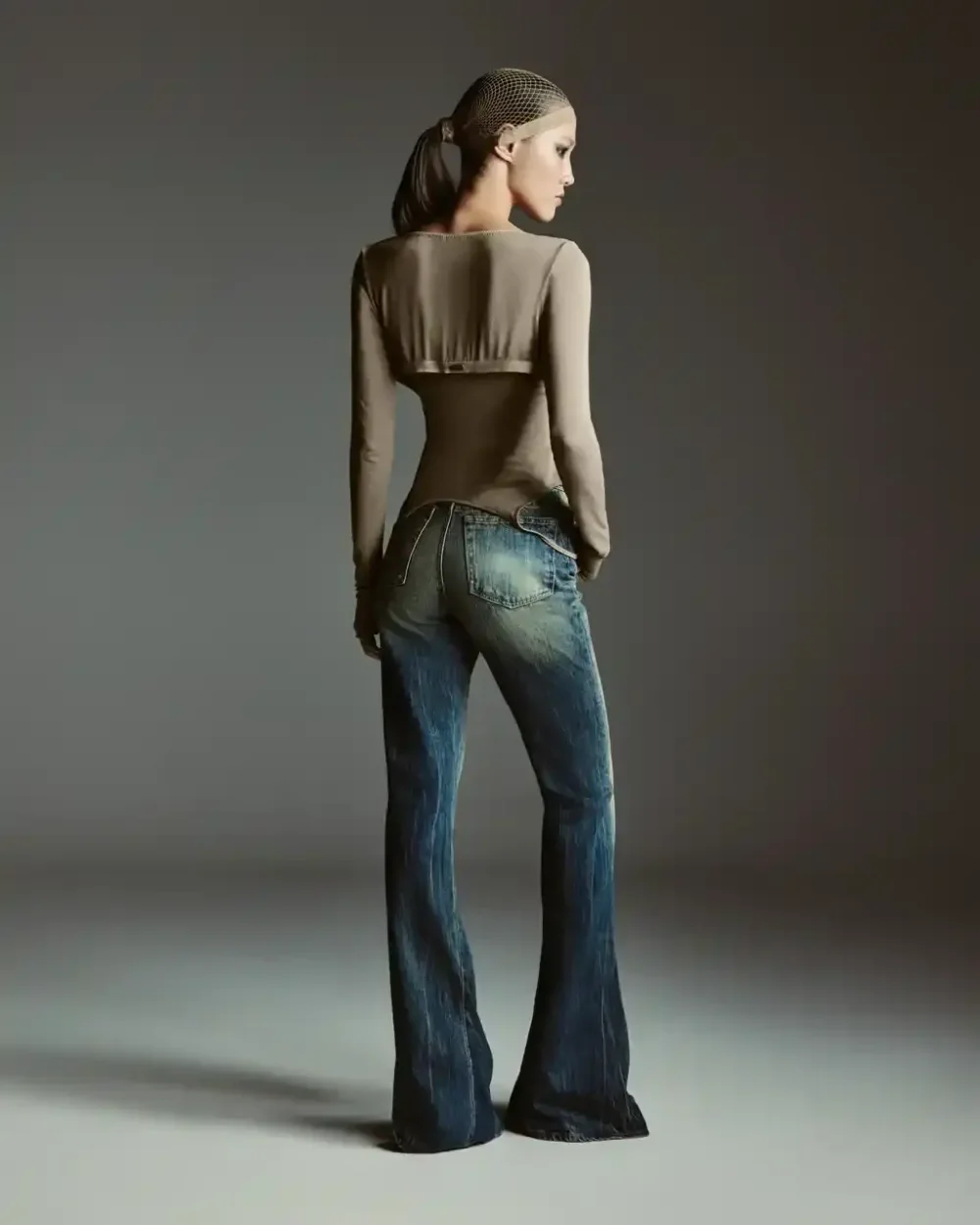 Джинсы клеш