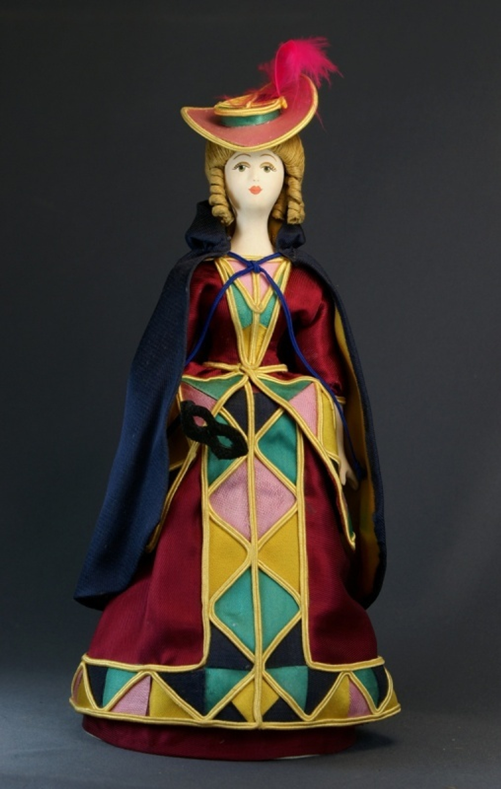 Кукла коллекционная Потешного промысла Дама в маскарадном костюме Коломбина. 0002