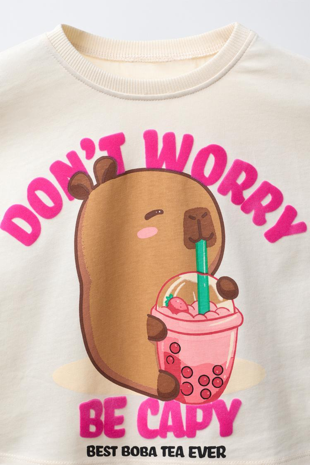 ZARA ЛОНГСЛИВ С ПРИНТОМ CAPIBARA CAPYFUN ©, ЭКРЮ