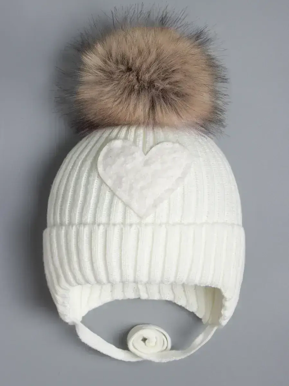Шапка зимняя вязаная с помпоном для девочки