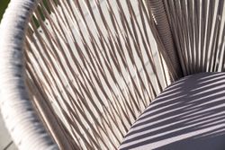 "Марсель" стул плетеный из роупа, каркас алюминий белый муар, роуп бежевый круглый, ткань бежевая 035