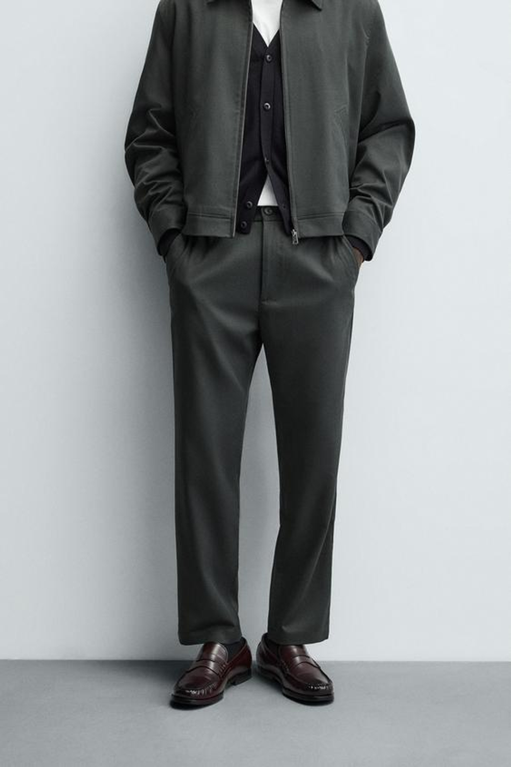 ZARA БРЮКИ-ДЖОГГЕРЫ КЛАССИЧЕСКОГО КРОЯ, ТЕМНЫЙ ХАКИ