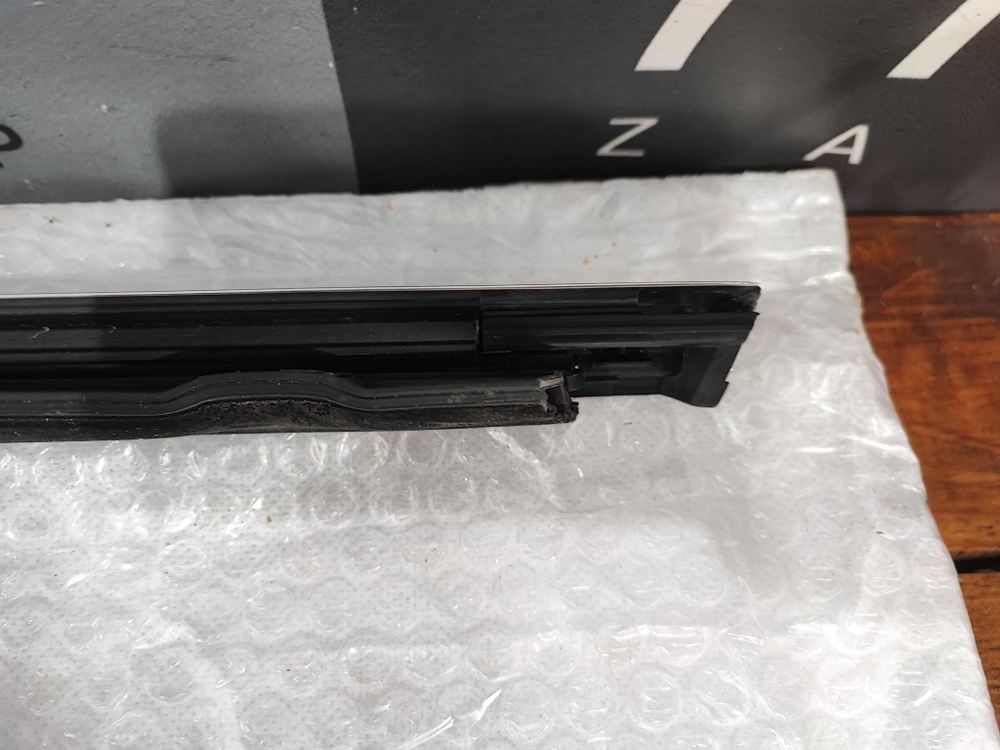 Молдинг стекла задней двери Mercedes GLC X253 15-22 Б/У Оригинал A2537300124