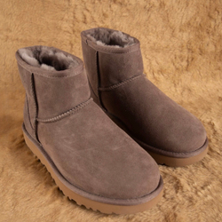 UGG Classic Mini II