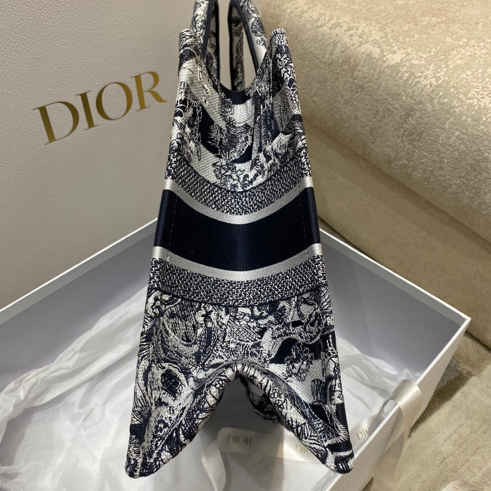 Christian Dior Book Tote 36 cm
