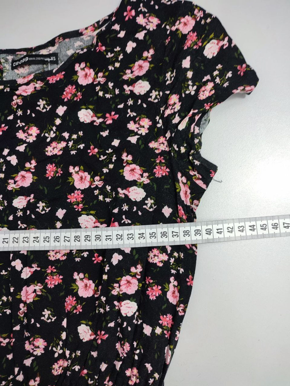 Платье  Cropp в цветочек 42 размер