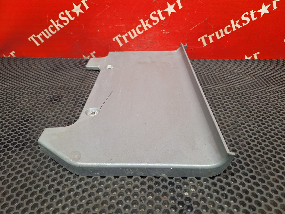 Накладка бампера правая