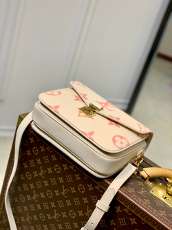 Louis Vuitton Pochette Metis