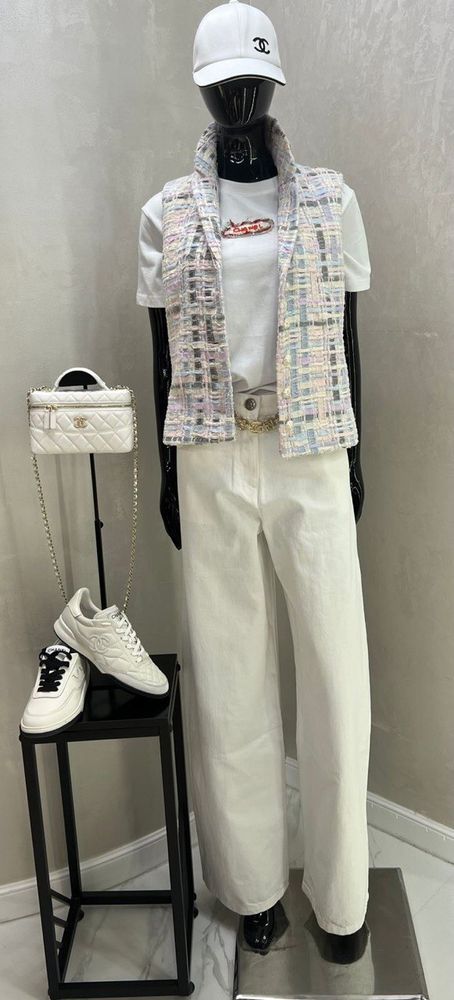 Жилет CHANEL