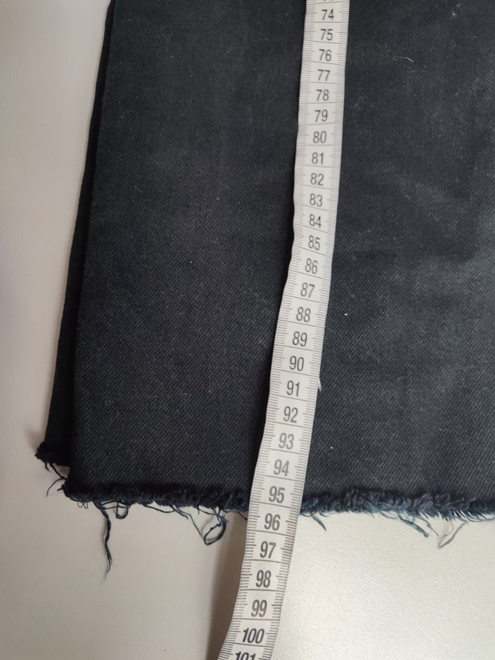 Джинсы Zara черного цвета 42-44 размер