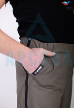 Брюки ортопедические межсезонные (до 0) с молниями по бокам. Размер 5XL (58-60). Цвет ХАКИ. Ткань ПЛАЩЕВКА + ФЛИС