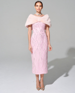 Корсетное платье с вышивкой ручной работы и меховой отделкой