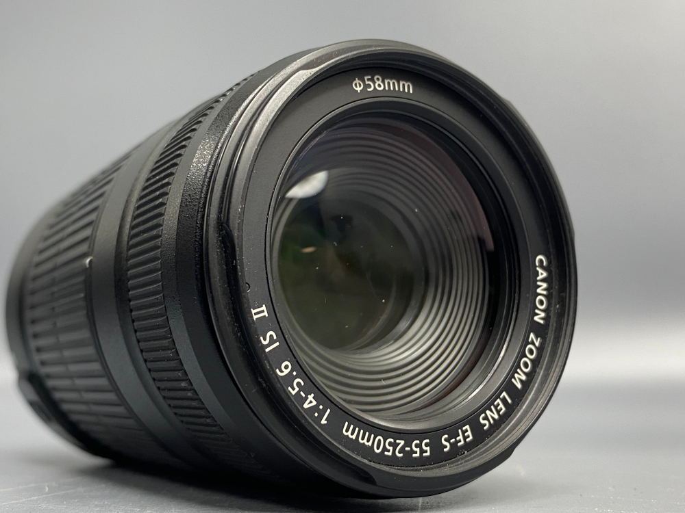 Canon EF-S 55-250mm 4-5.6 IS