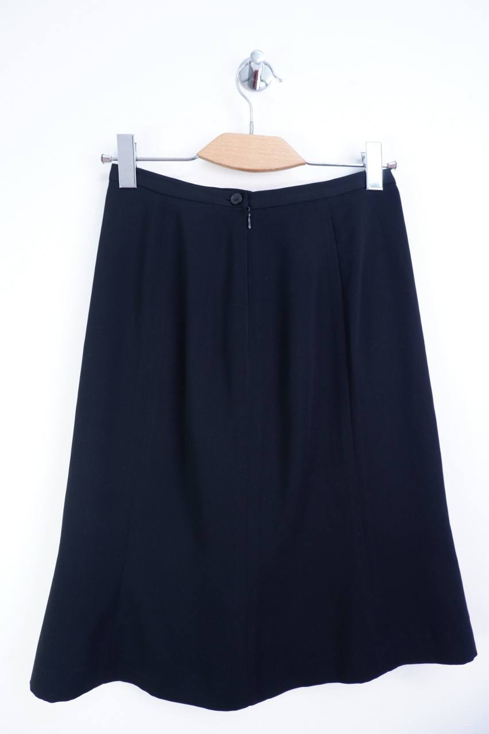 Юбка произведенная в Кореи, высокого качества и удачной формы 44 размер