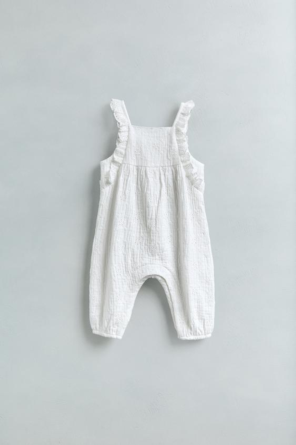 ZARA ДЛИННЫЙ КОМБИНЕЗОН С АЖУРНОЙ ВЫШИВКОЙ, БЕЛЫЙ