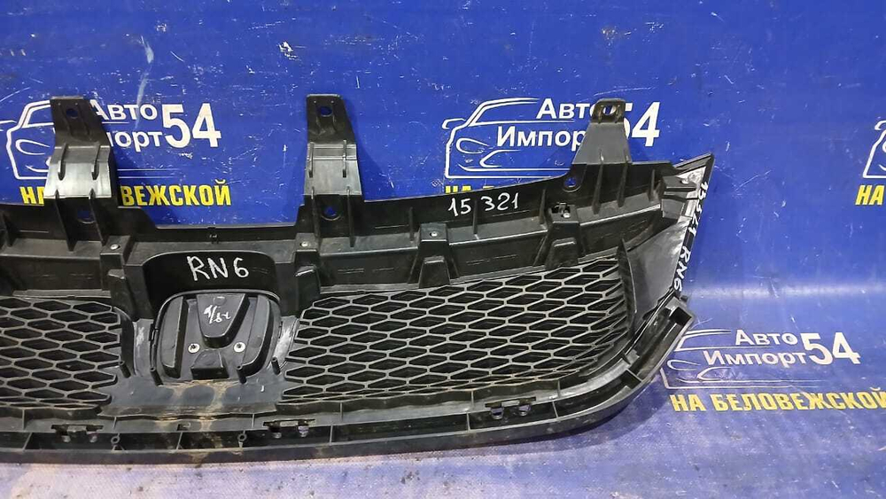 Решетка радиатора Honda STREAM 2006-2009
