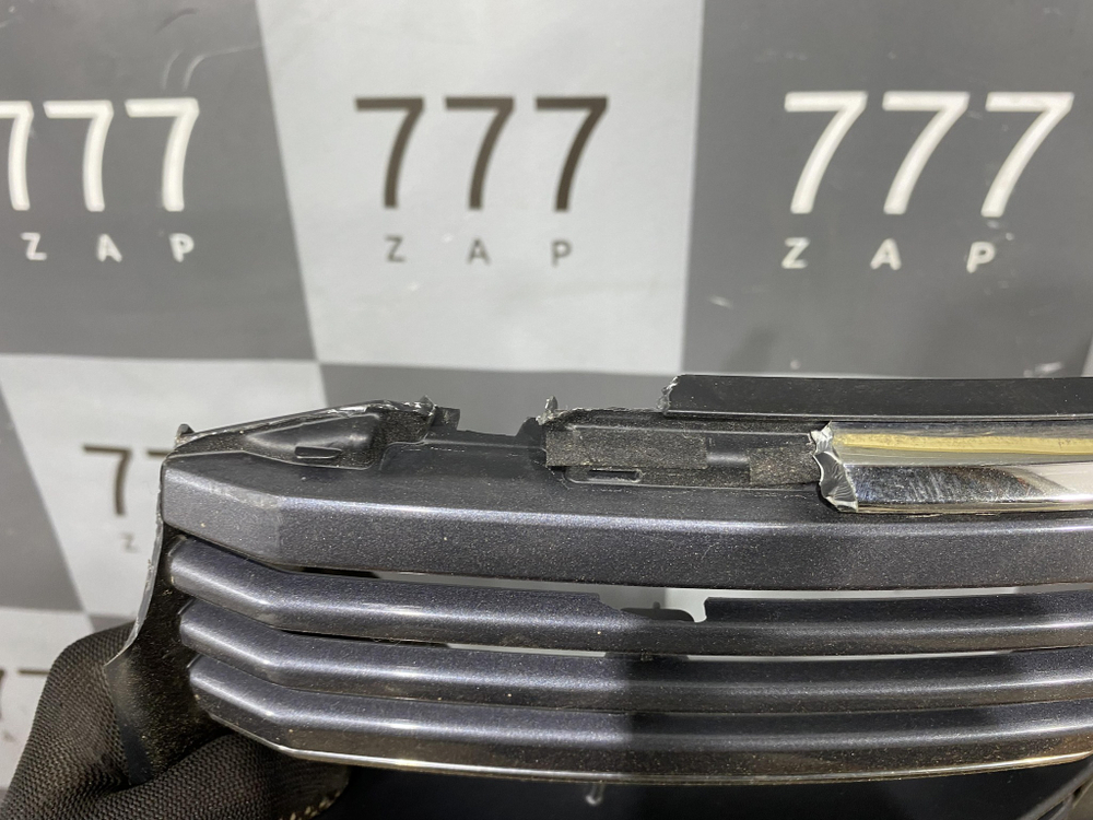 Решетка радиатора Toyota Land Cruiser Prado 150 17-24 Б/У Оригинал 5334260010