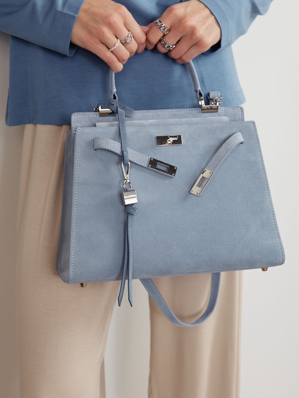 БРЕЛОК «CHARM» 01 ЗАМША ГОЛУБОЙ