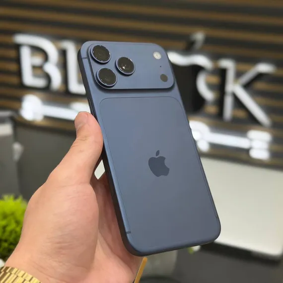 Б/У Телефон Apple iPhone 17 Pro Max 256Gb Deep Blue 100% АКБ (D12XMTC97X)