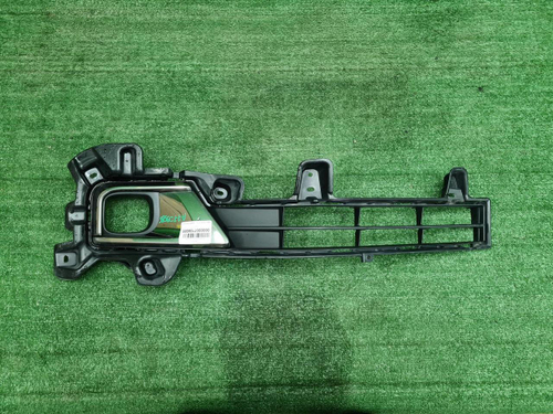Накладка ПТФ правая Toyota Land Cruiser 200 15-21