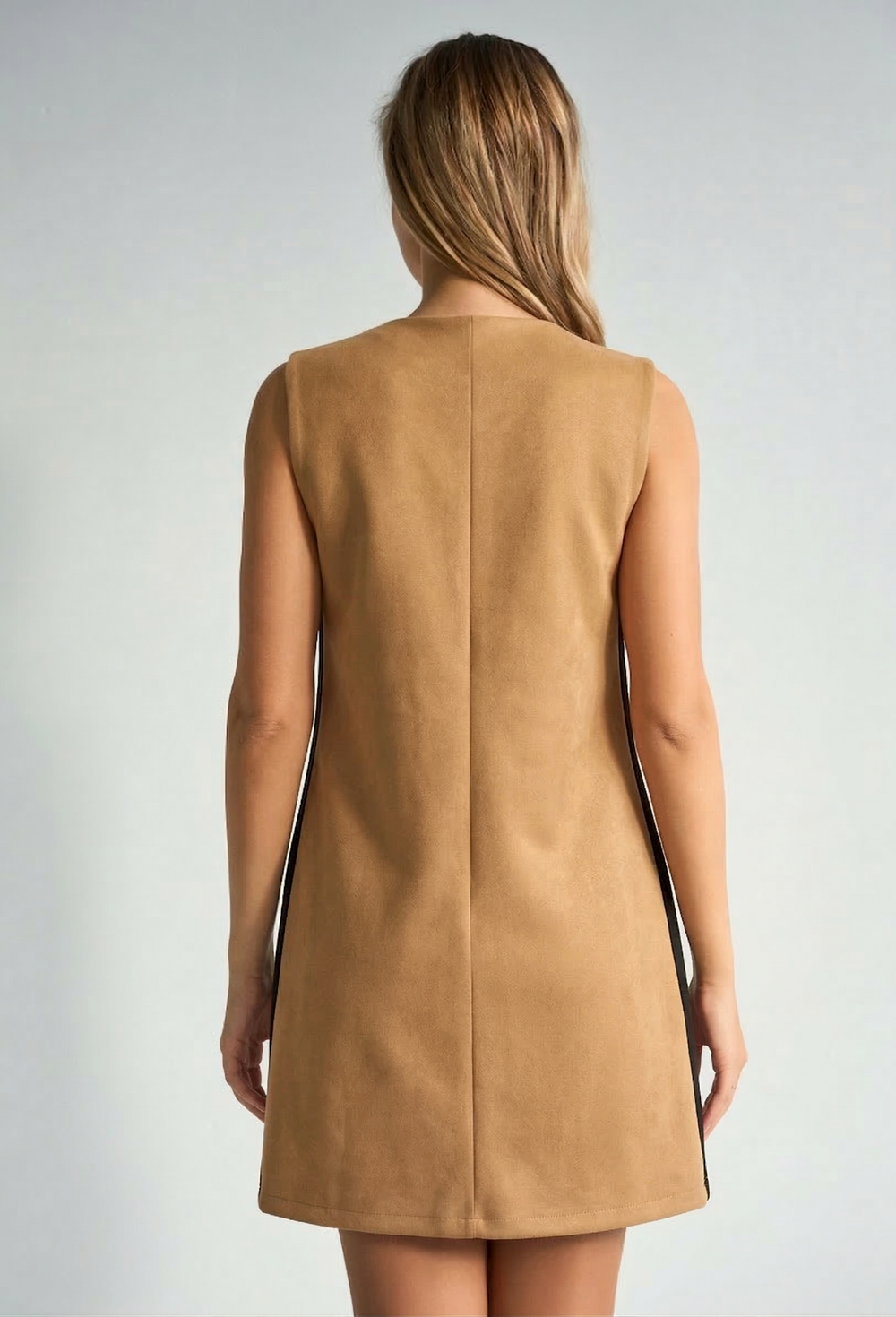 Бежевое женское платье-сарафан из экозамши