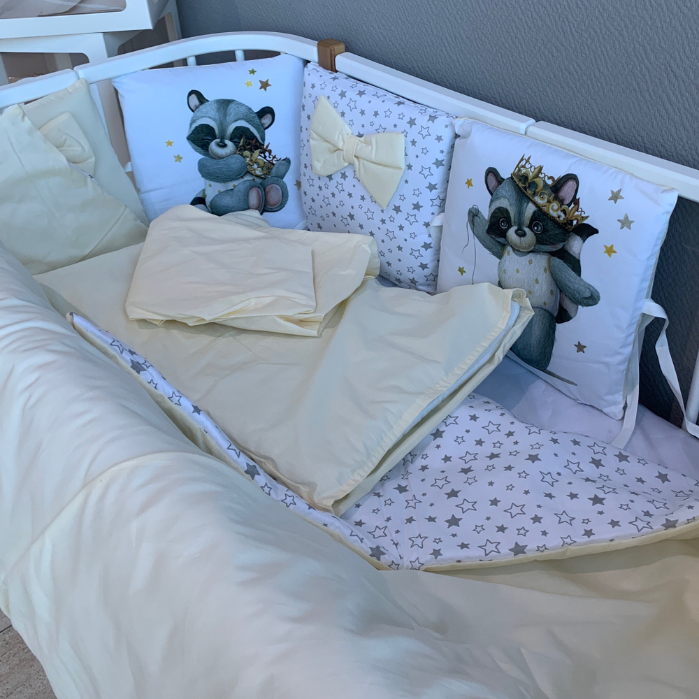 Комплект в кроватку 17 предметов "Принц Енотик" бежевый, сатин