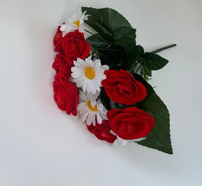 Букет розы с ромашкой