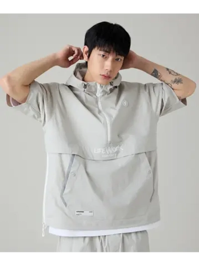 Анорак с капюшоном и коротким рукавом