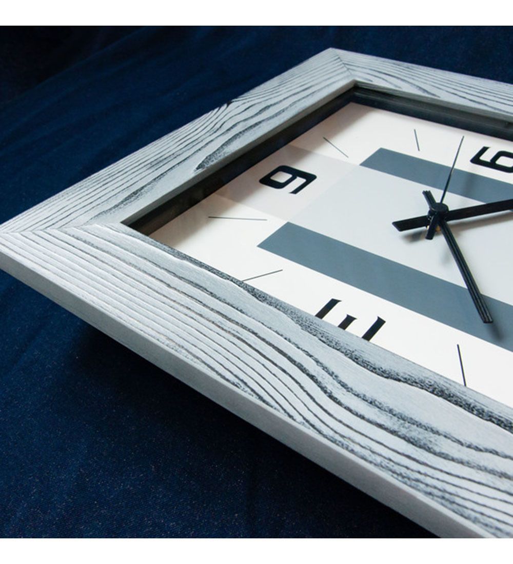 Салют SLT-123 Часы настенные «КВАДРАТУРА»