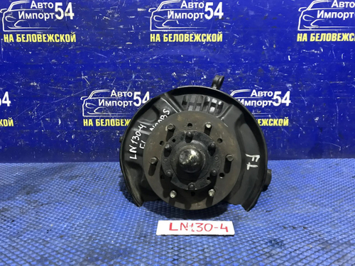 Ступица передняя левая TOYOTA HILUX SURF 1992