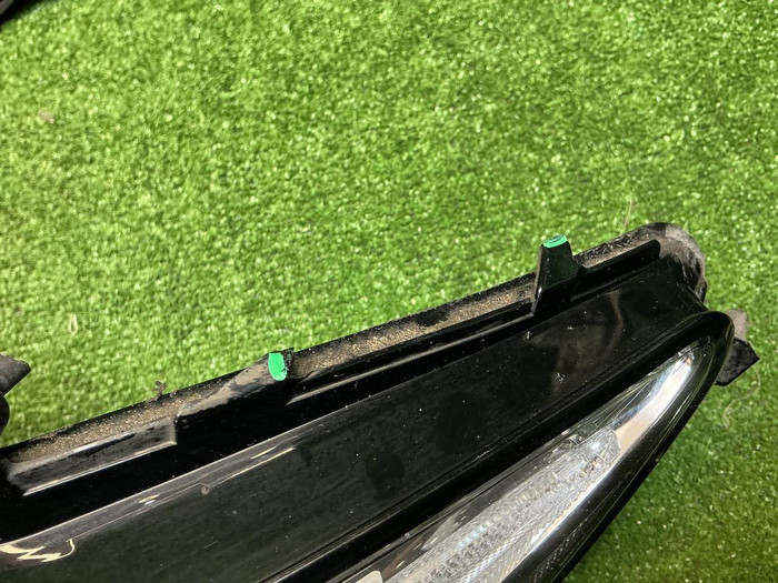 Стекло и корпус фары Toyota Camry xv70 (2017-2021)