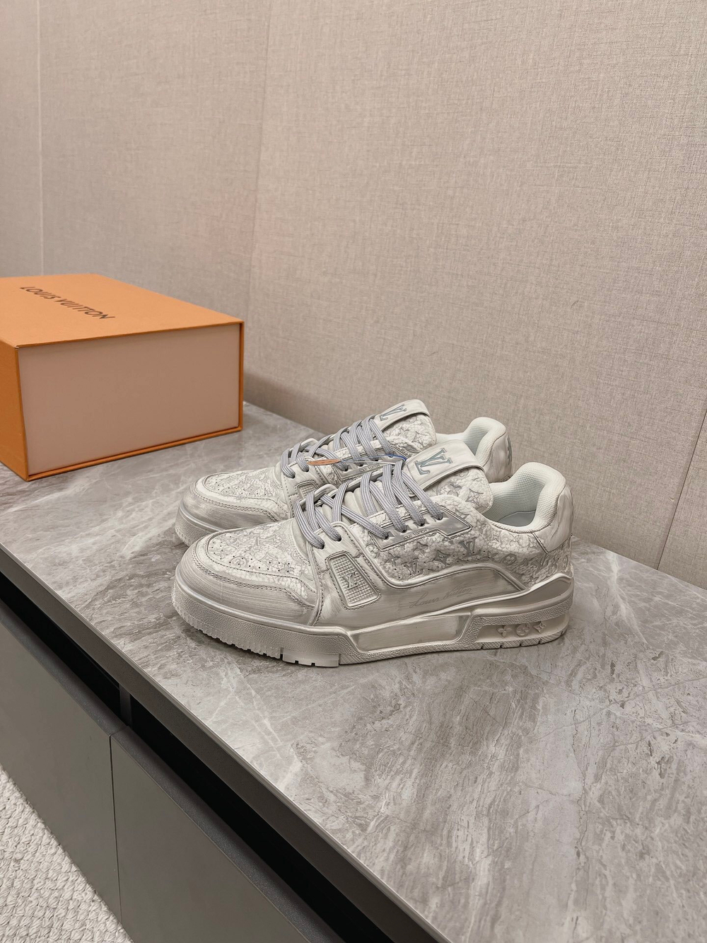 Louis Vuitton Trainer (4 colors)