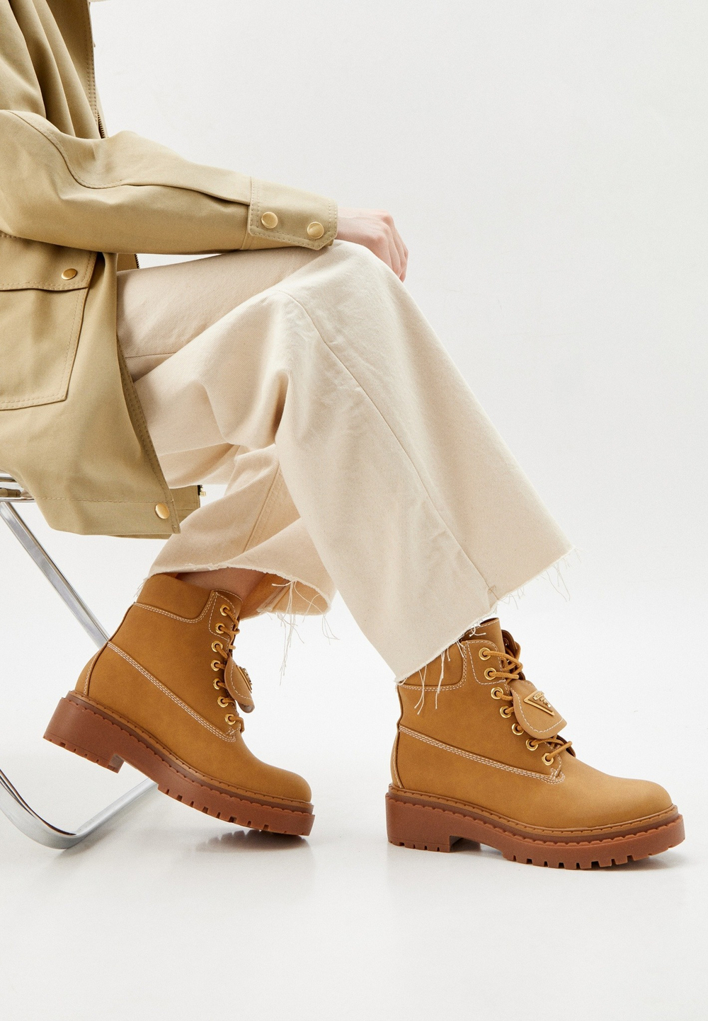 Ботинки женские GUESS LEAVEY