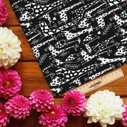 Ткань таффета черно-белые жирафики