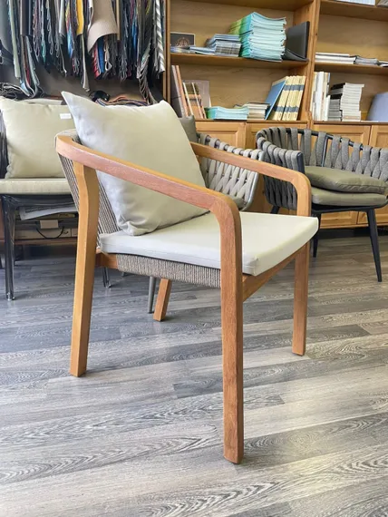 Уличное кресло с подушками Pablito