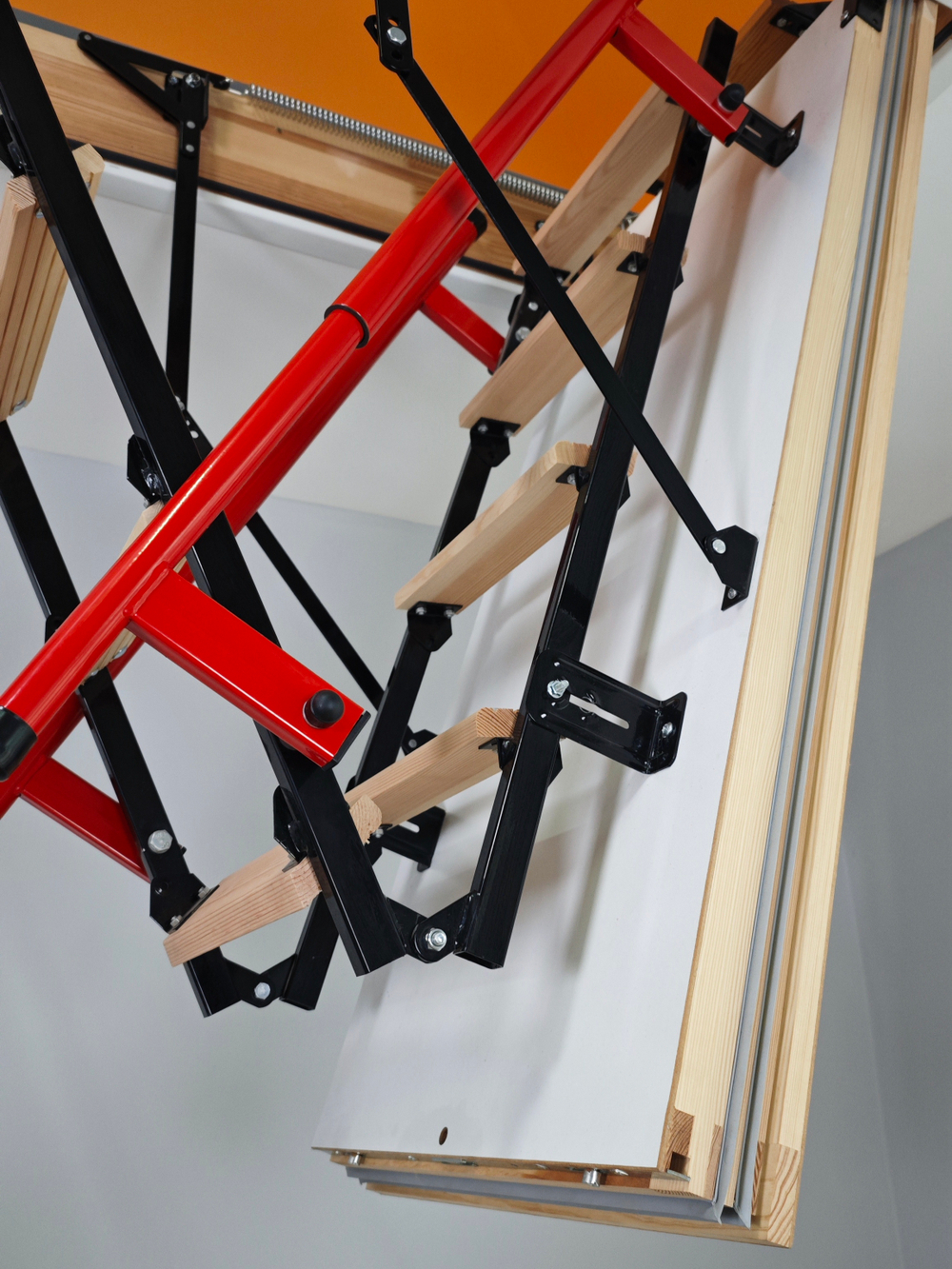 POLAR PLUS полуавтоматическая чердачная лестница с люком