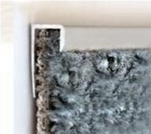 Алюминиевый профиль-плинтус для ковролина UN18/20 серебро