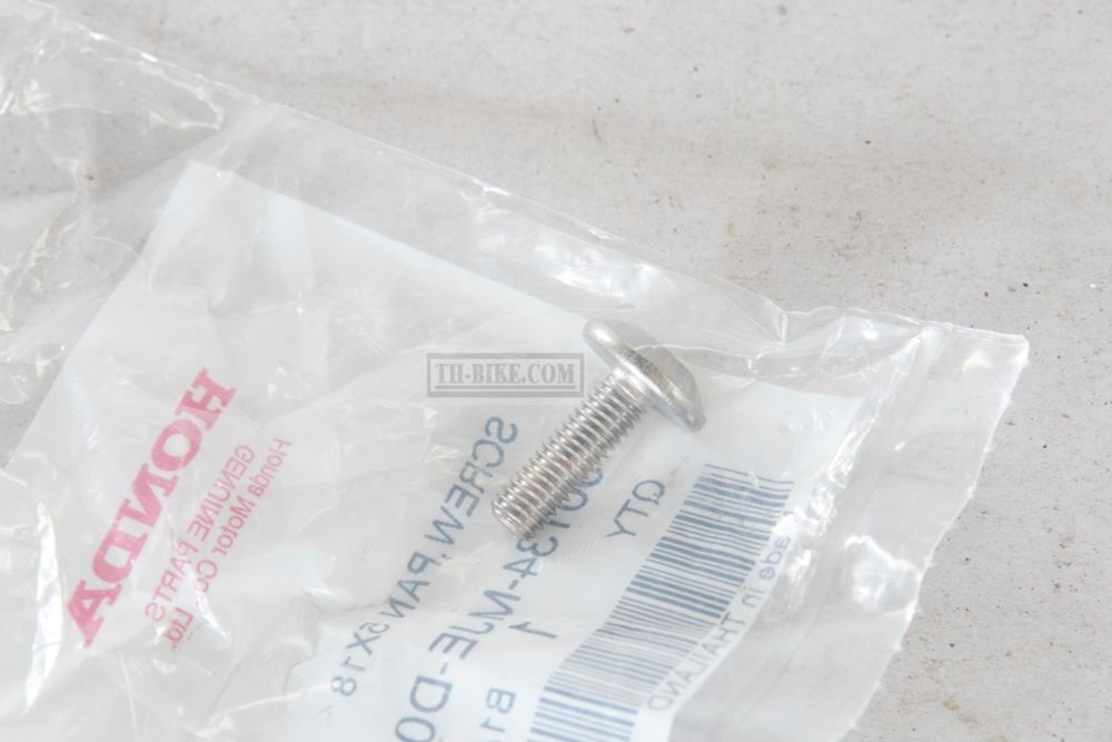 90134-MJE-D00. SCREW, PAN, 5X16