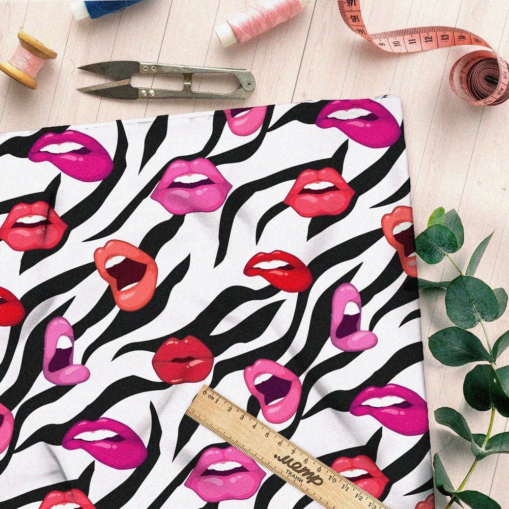 Ткань мембрана выразительные губы