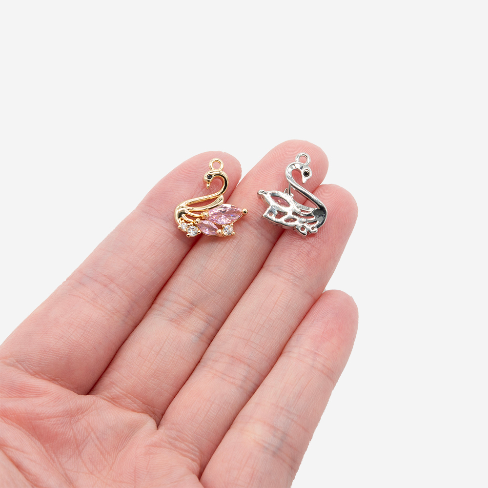 Подвеска "Лебедь", фианиты, розовое ювелирное стекло, 16,2*14,3мм, родирование
