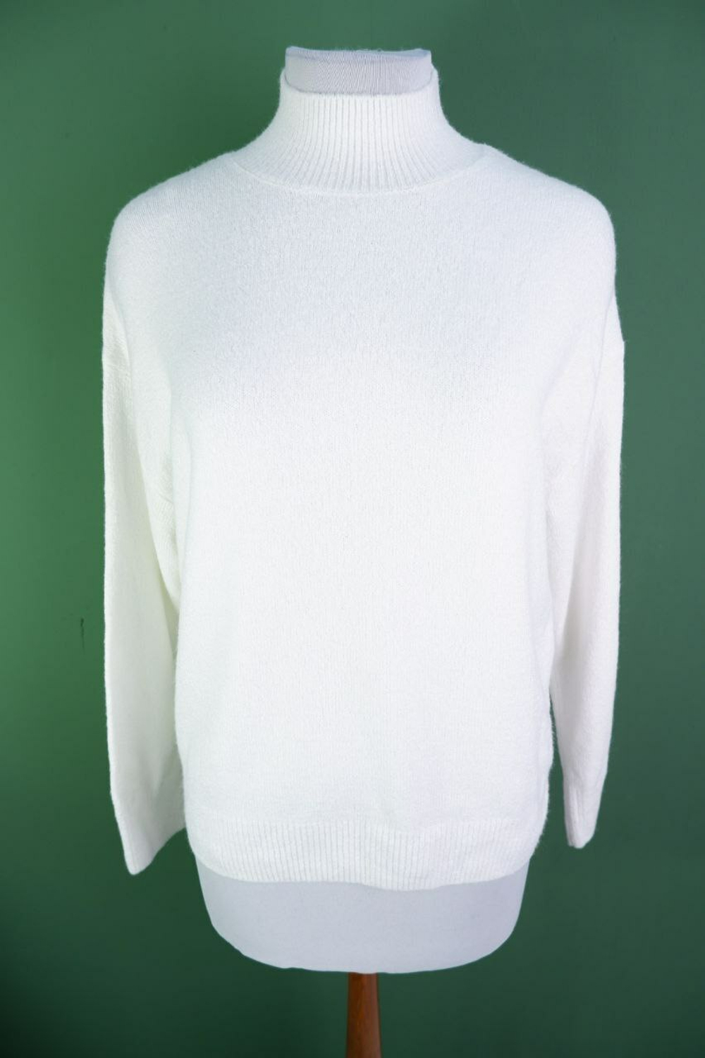 Джемпер с вискозой базовый 46 размер