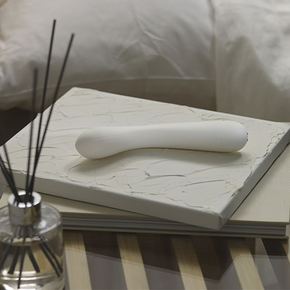 Белый вибратор Iroha Mai Tsuru - 17,4 см. (Цвет: белый)